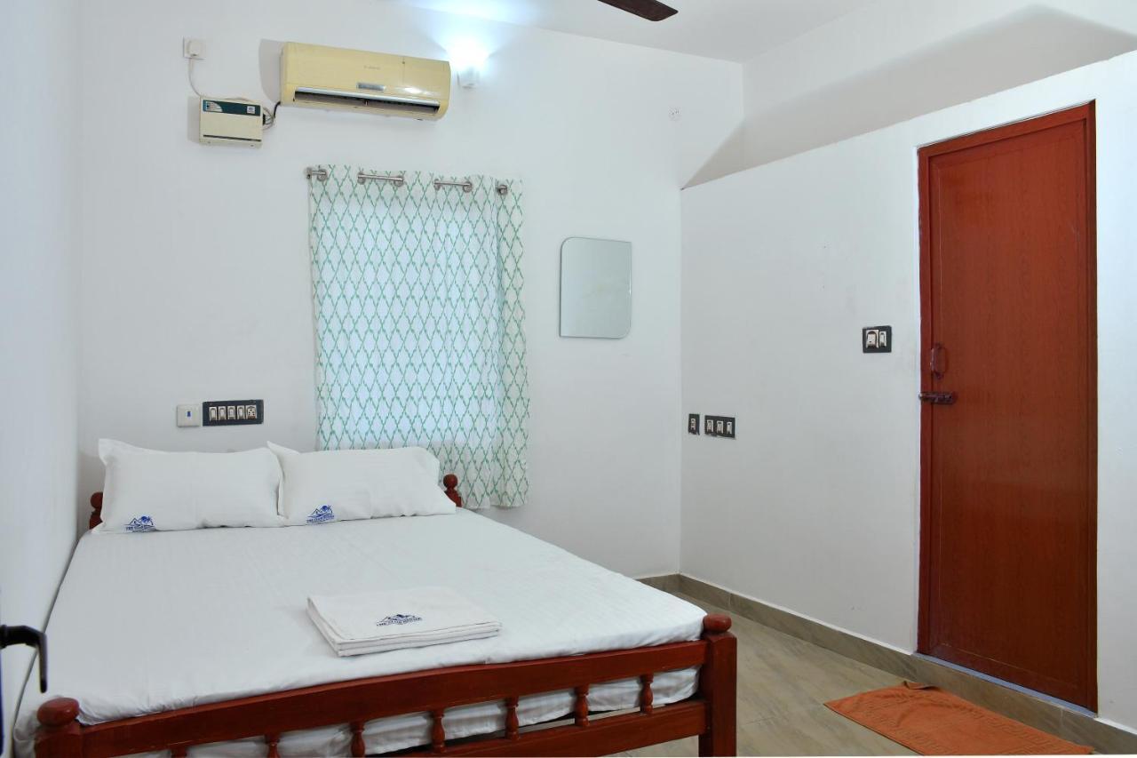 The Club House- Swimming Pool That'S Better Than The Beach Hotel Pondicherry Exterior photo