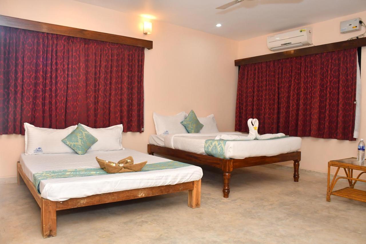 The Club House- Swimming Pool That'S Better Than The Beach Hotel Pondicherry Exterior photo